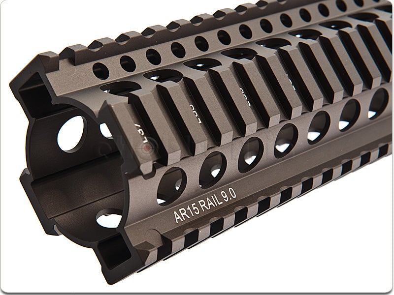 Madbull 9 Inch Daniel Defense Lite Rail Picatinny Handguard (Sand)