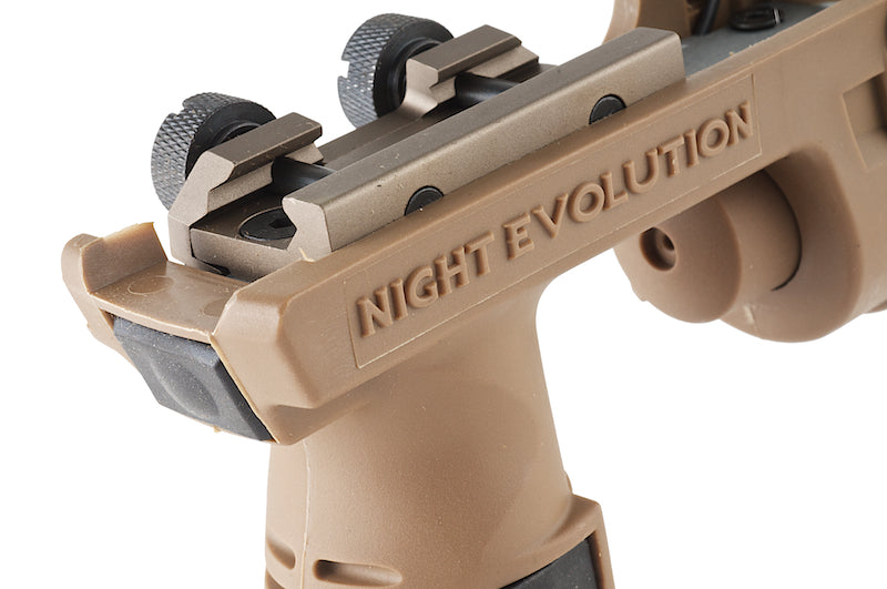 Night Evolution M900V Vertical Fore Grip Weapon Light (Dark Earth)