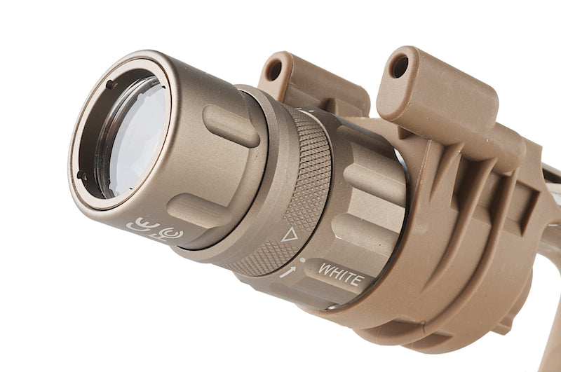 Night Evolution M900V Vertical Fore Grip Weapon Light (Dark Earth)